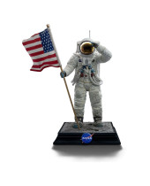 NASA Art Scale socha 1/10 Apollo 11 Astronaut 23 cm